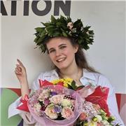 Studentessa Laureta presso Istituto Internazionale di Design IED di Roma. Esami sostenuti in inglese e italiano